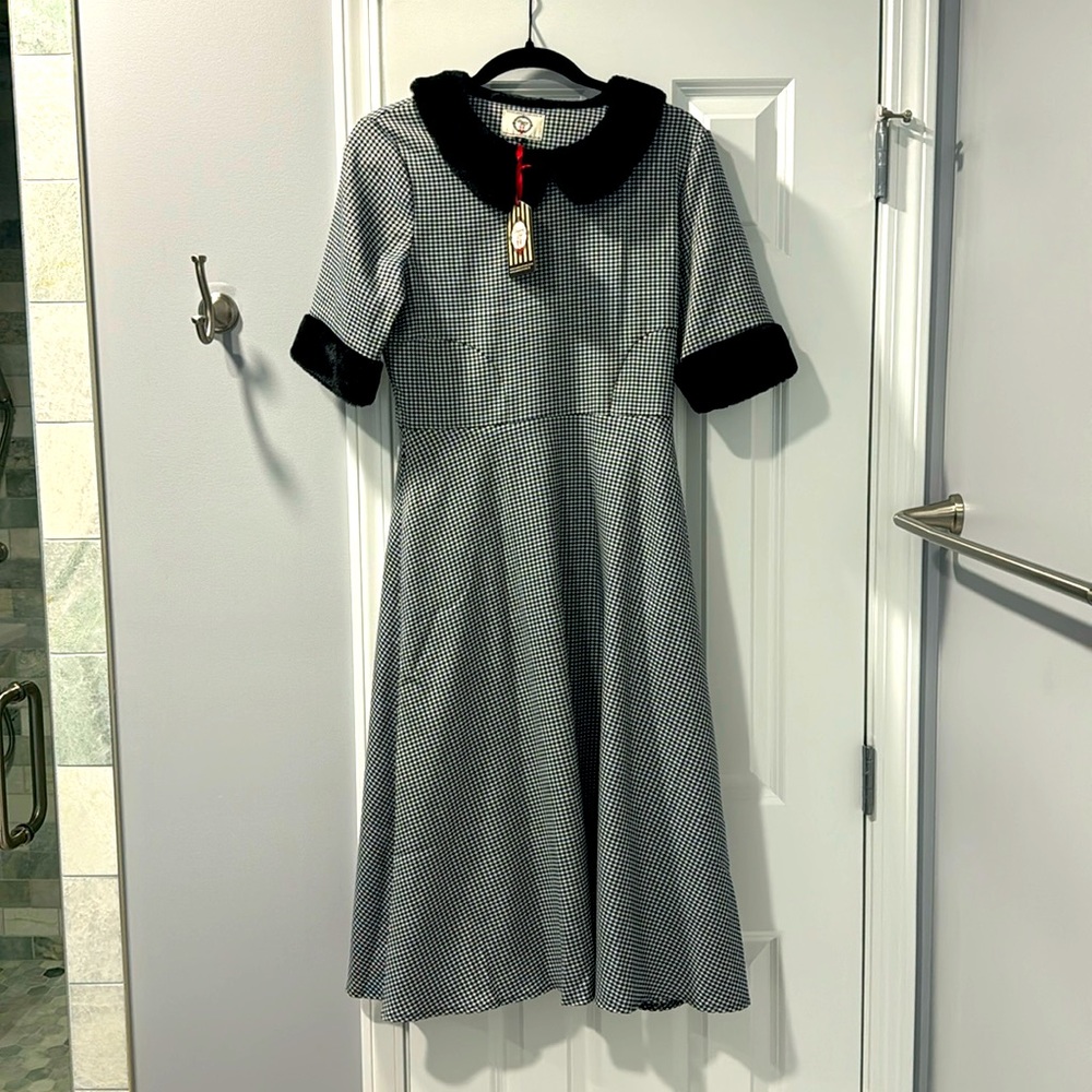 Houndstooth vintage style dress with faux fur trim